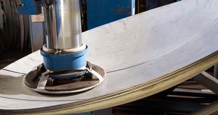 Dish end pressing machine